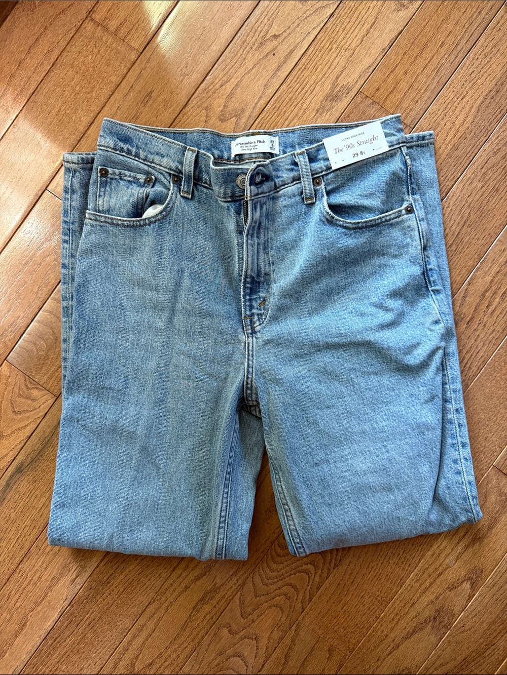Abercrombie - ultra high rise - the 90s straight - size 29 / 8s